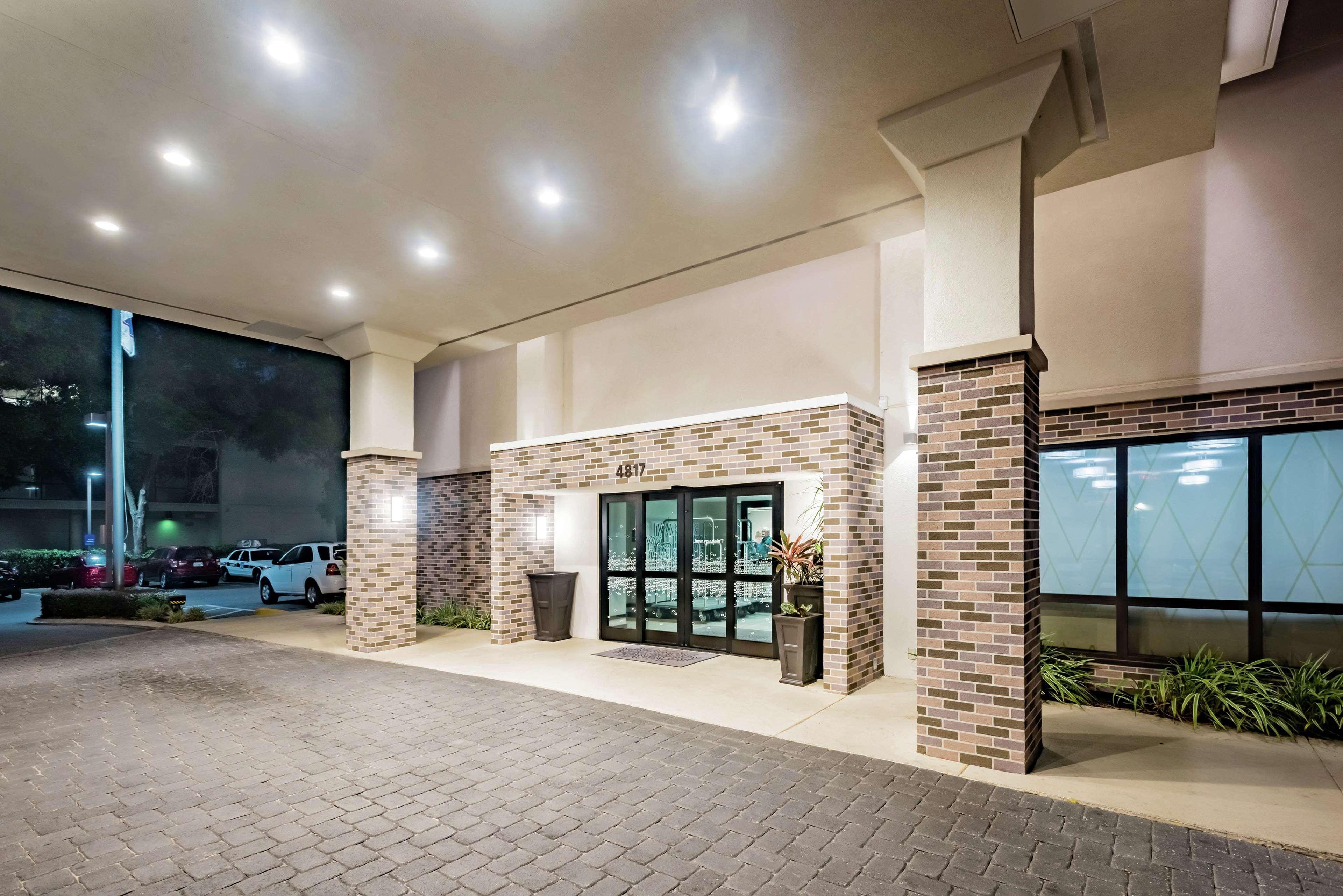 汉普顿国际机场/西海岸酒店